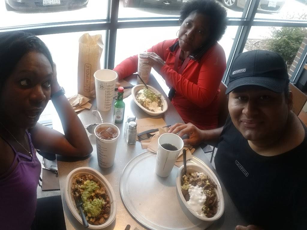 Chipotle Mexican Grill | restaurant | 213 Interstate 45 S, Huntsville, TX 77340, USA | 9364351861 OR +1 936-435-1861