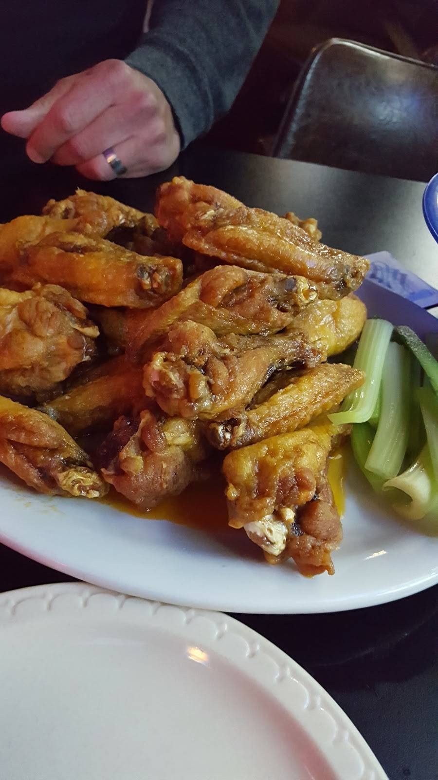 Wagon Wheel Restaurant | restaurant | 7201 Niagara Falls Blvd, Niagara Falls, NY 14304, USA | 7162839861 OR +1 716-283-9861