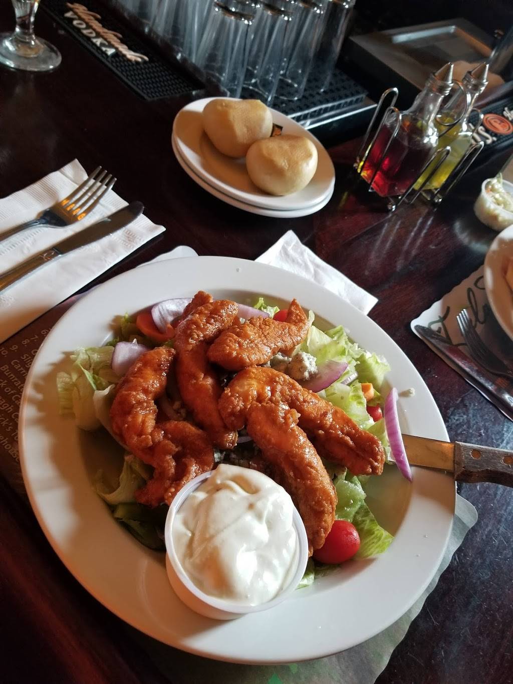 Crossroads Pub | restaurant | 133 Market St, Warren, RI 02885, USA | 4012459305 OR +1 401-245-9305