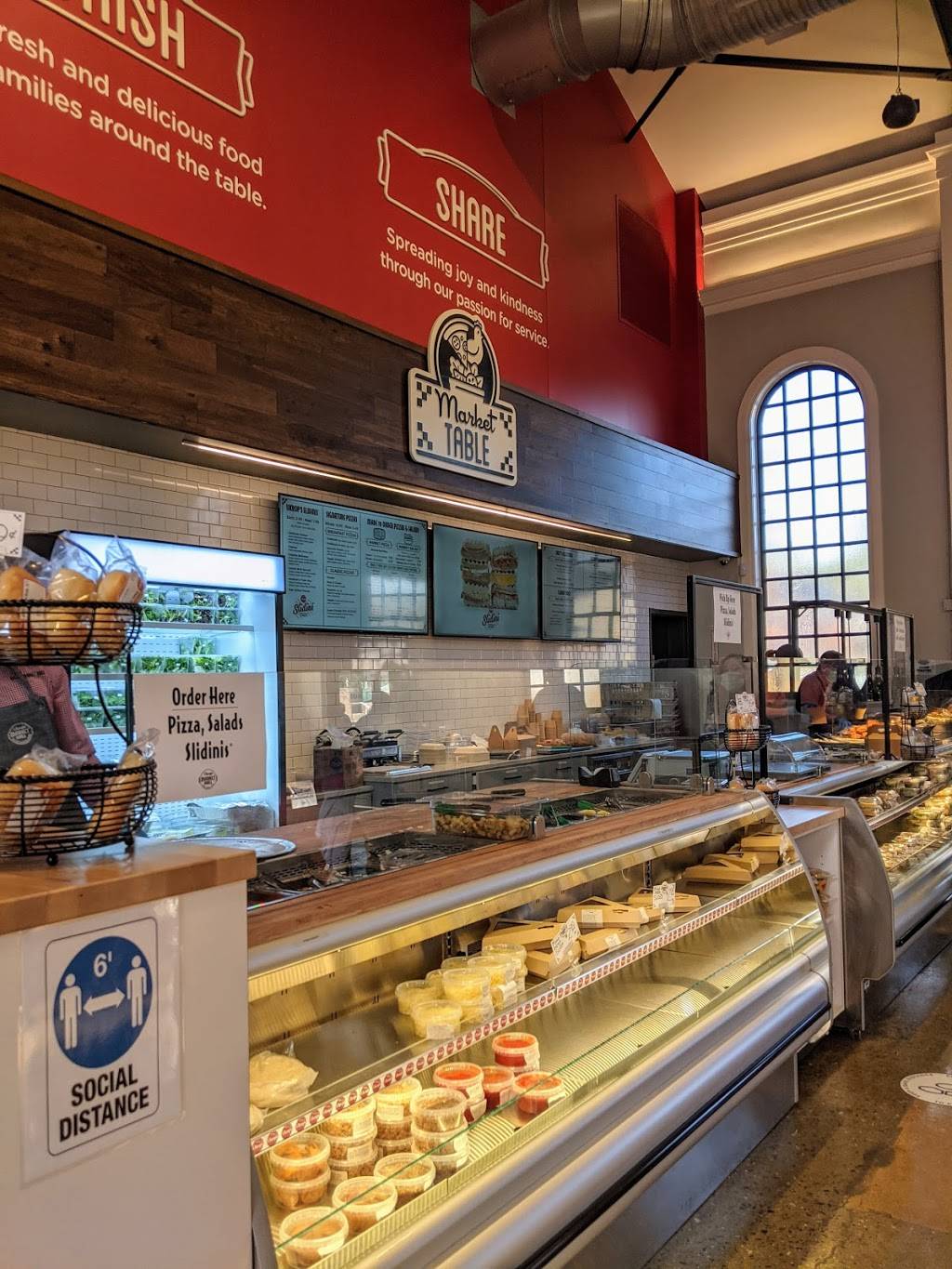 Ukrops Market Hall | restaurant | 7250 Patterson Ave, Richmond, VA 23229, USA | 8043403040 OR +1 804-340-3040