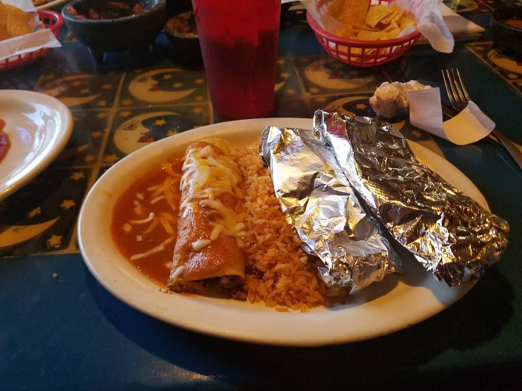 El Azteca | restaurant | N474 Eisenhower Dr, Appleton, WI 54915, USA | 9208306605 OR +1 920-830-6605