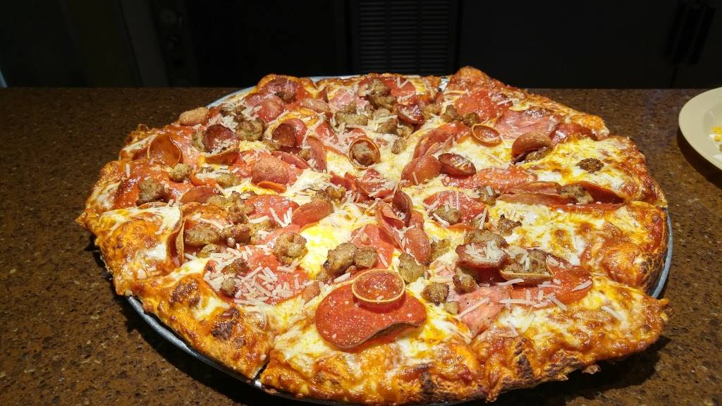 Round Table Pizza | meal delivery | 11250 Merritt St, Castroville, CA 95012, USA | 8316335227 OR +1 831-633-5227