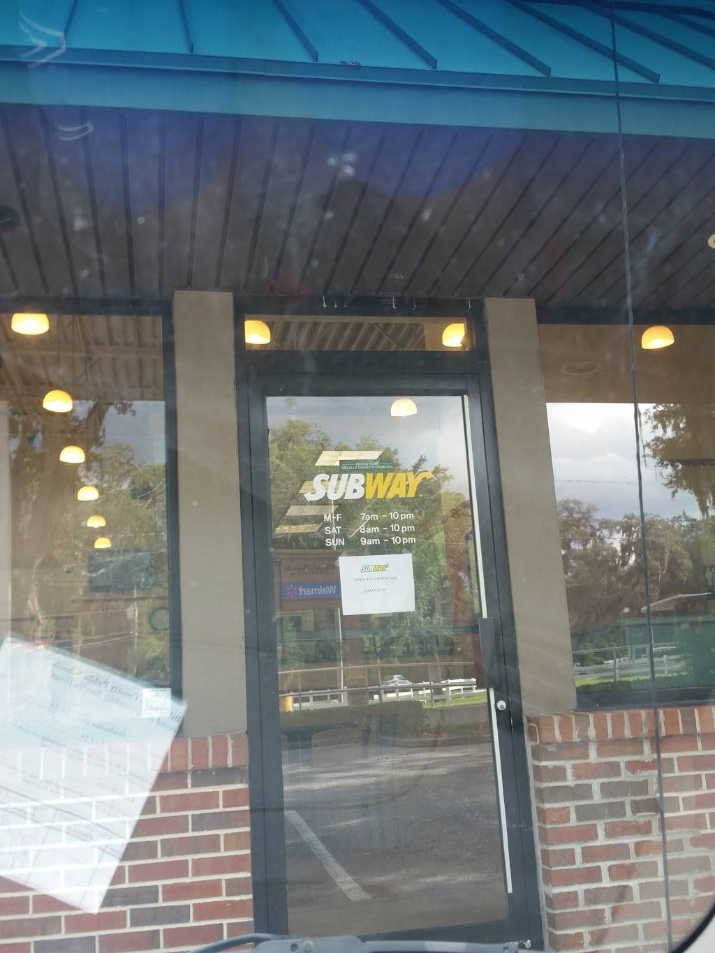 Subway Restaurants | restaurant | 3208 Lithia Pinecrest Rd, Valrico, FL 33596, USA | 8136626697 OR +1 813-662-6697