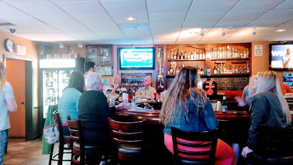 Eddies Restaurant | night club | 10 E Northwest Hwy, Arlington Heights, IL 60004, USA | 8472221223 OR +1 847-222-1223