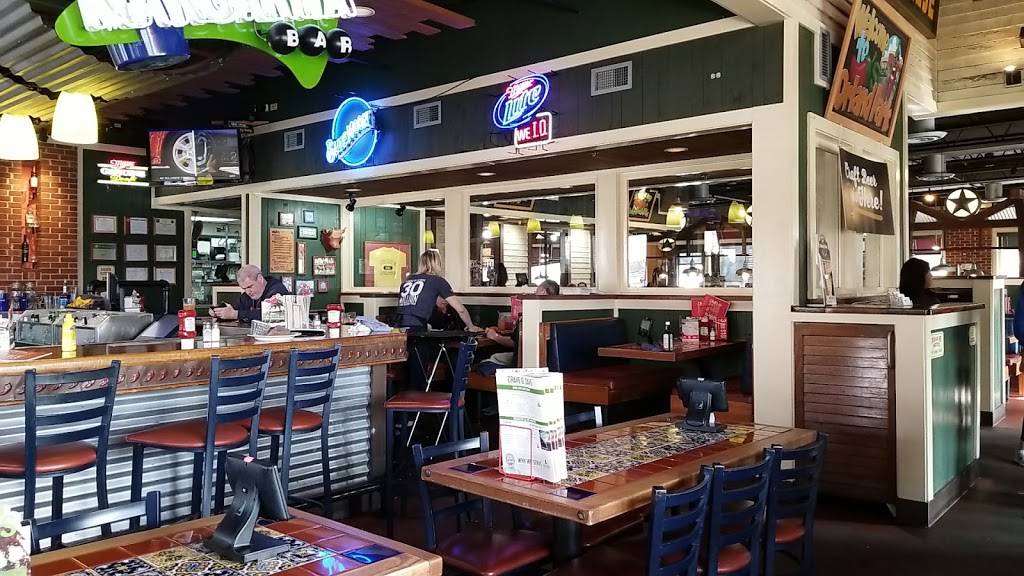 Chilis Grill & Bar | meal takeaway | 15735 S Harlem Ave, Orland Park, IL 60462, USA | 7083421626 OR +1 708-342-1626