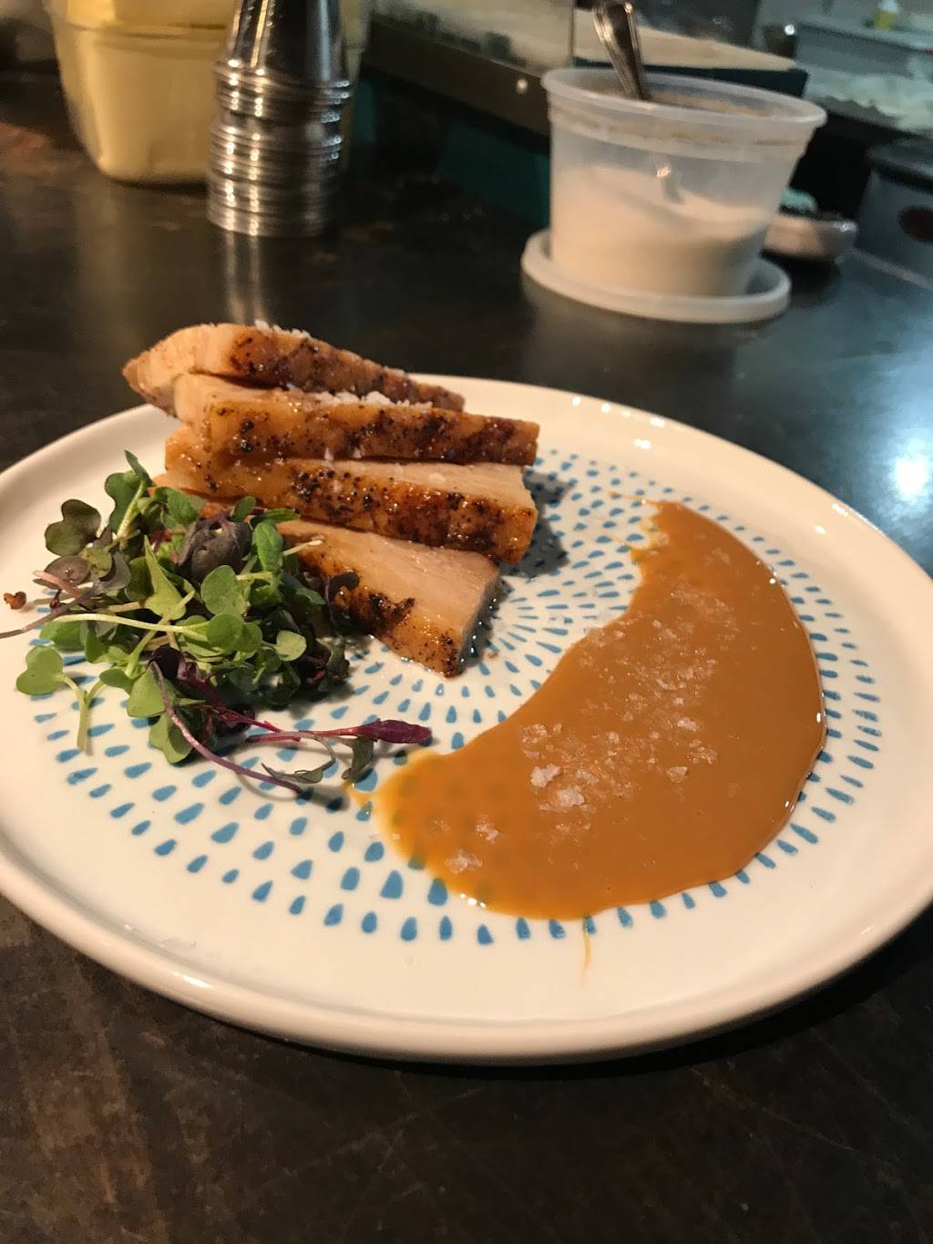 Lucas Local Oyster Bar | restaurant | 48 S Main St, Newtown, CT 06470, USA | 2034912992 OR +1 203-491-2992