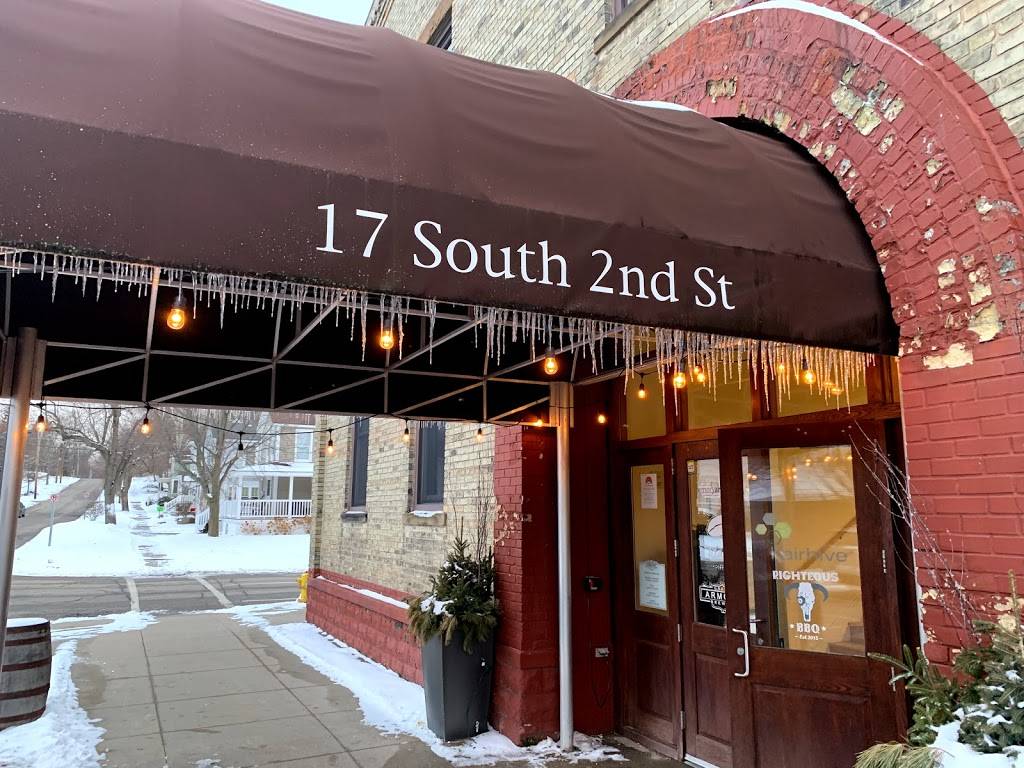 Righteous BBQ | restaurant | 17 S 2nd St, Grand Haven, MI 49417, USA | 6164147822 OR +1 616-414-7822