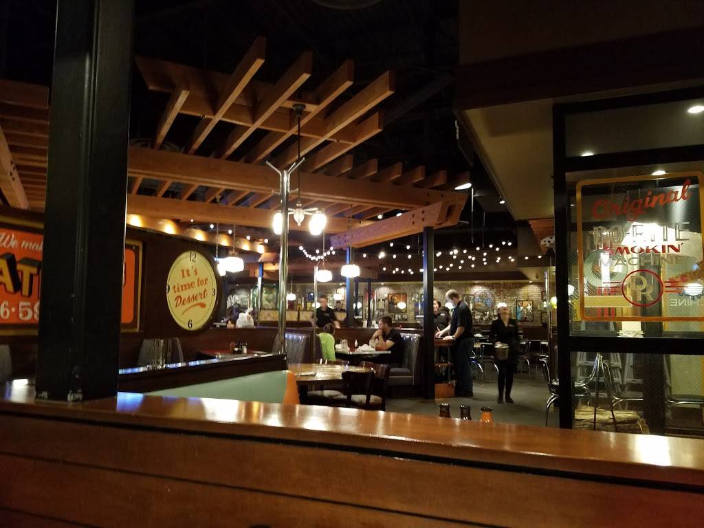 Lucilles Smokehouse Bar-B-Que | restaurant | 24201 W, Valencia Blvd, Valencia, CA 91355, USA | 6612551227 OR +1 661-255-1227