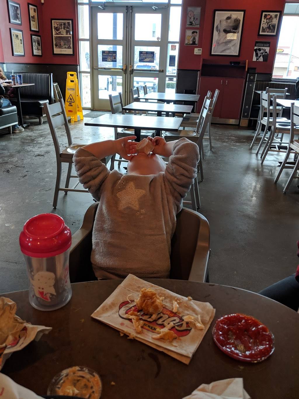 Raising Canes Chicken Fingers | meal takeaway | 2820 Cornhusker Hwy, Lincoln, NE 68504, USA | 4024135100 OR +1 402-413-5100