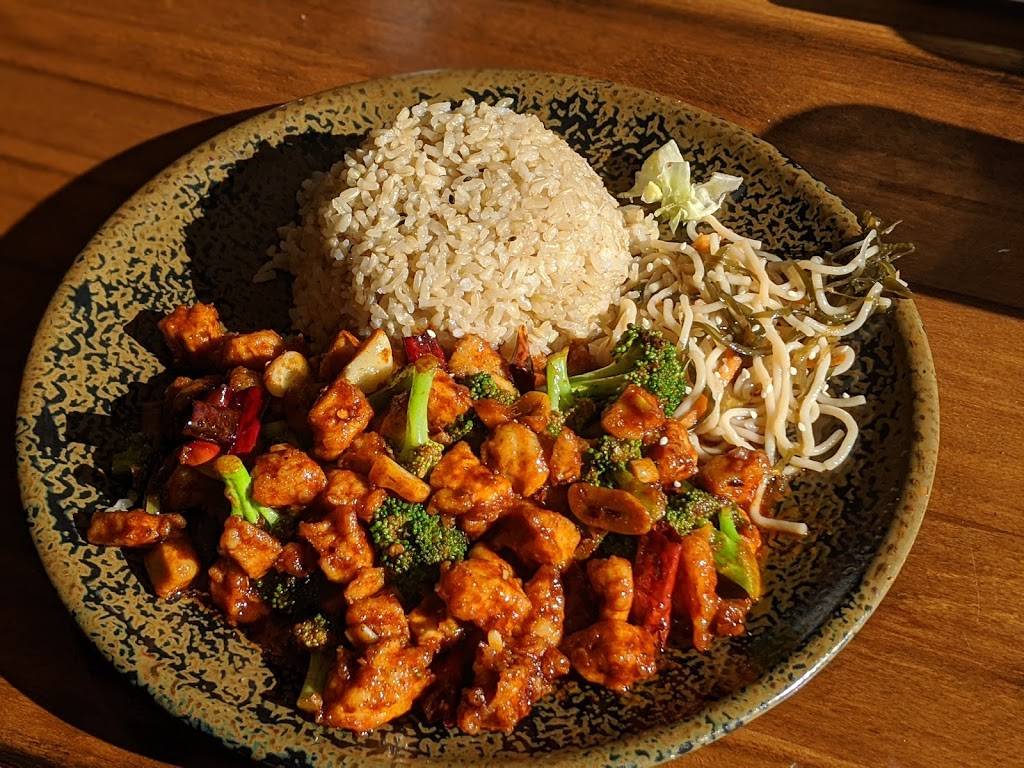 Fan Tang | restaurant | 3523 Central Ave NE, Albuquerque, NM 87106, USA | 5052663566 OR +1 505-266-3566