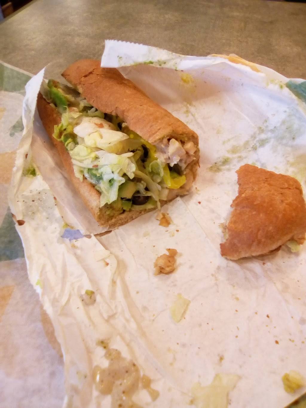 Subway | restaurant | 1123 Country Club Dr, Madera, CA 93638, USA | 5596737827 OR +1 559-673-7827