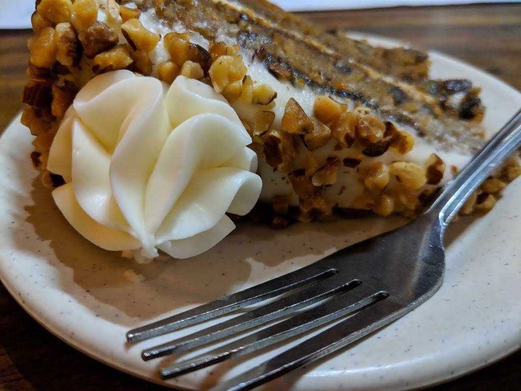 Vinces Spaghetti | restaurant | 1206 W Holt Blvd, Ontario, CA 91762, USA | 9099867074 OR +1 909-986-7074