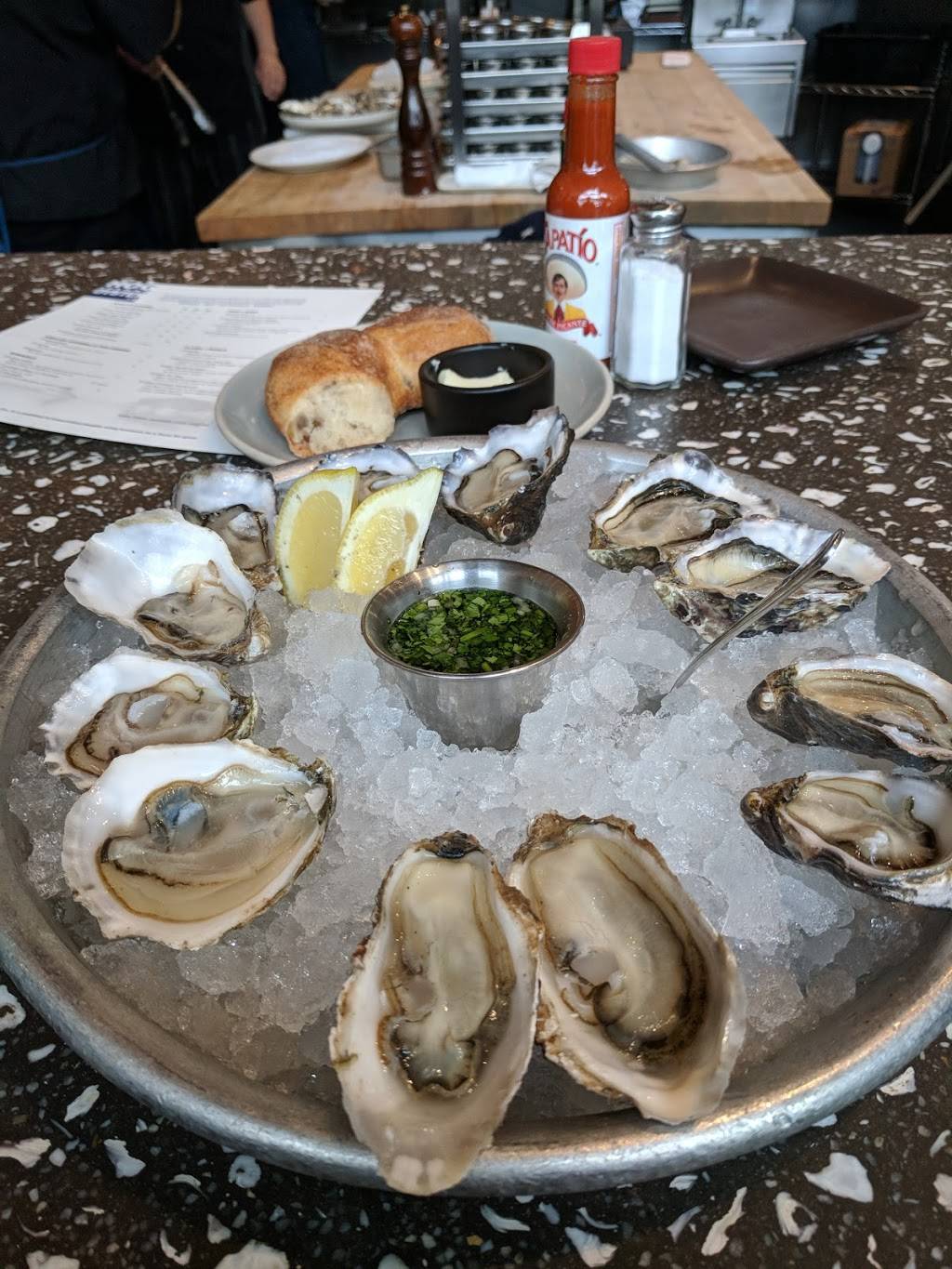 Hog Island Oyster Co | restaurant | 610 1st St #22, Napa, CA 94559, USA | 7072518113 OR +1 707-251-8113