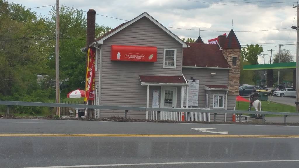 Ice Cream Castle | restaurant | 5 Powells Ln, Kingston, NY 12401, USA | 8453831563 OR +1 845-383-1563