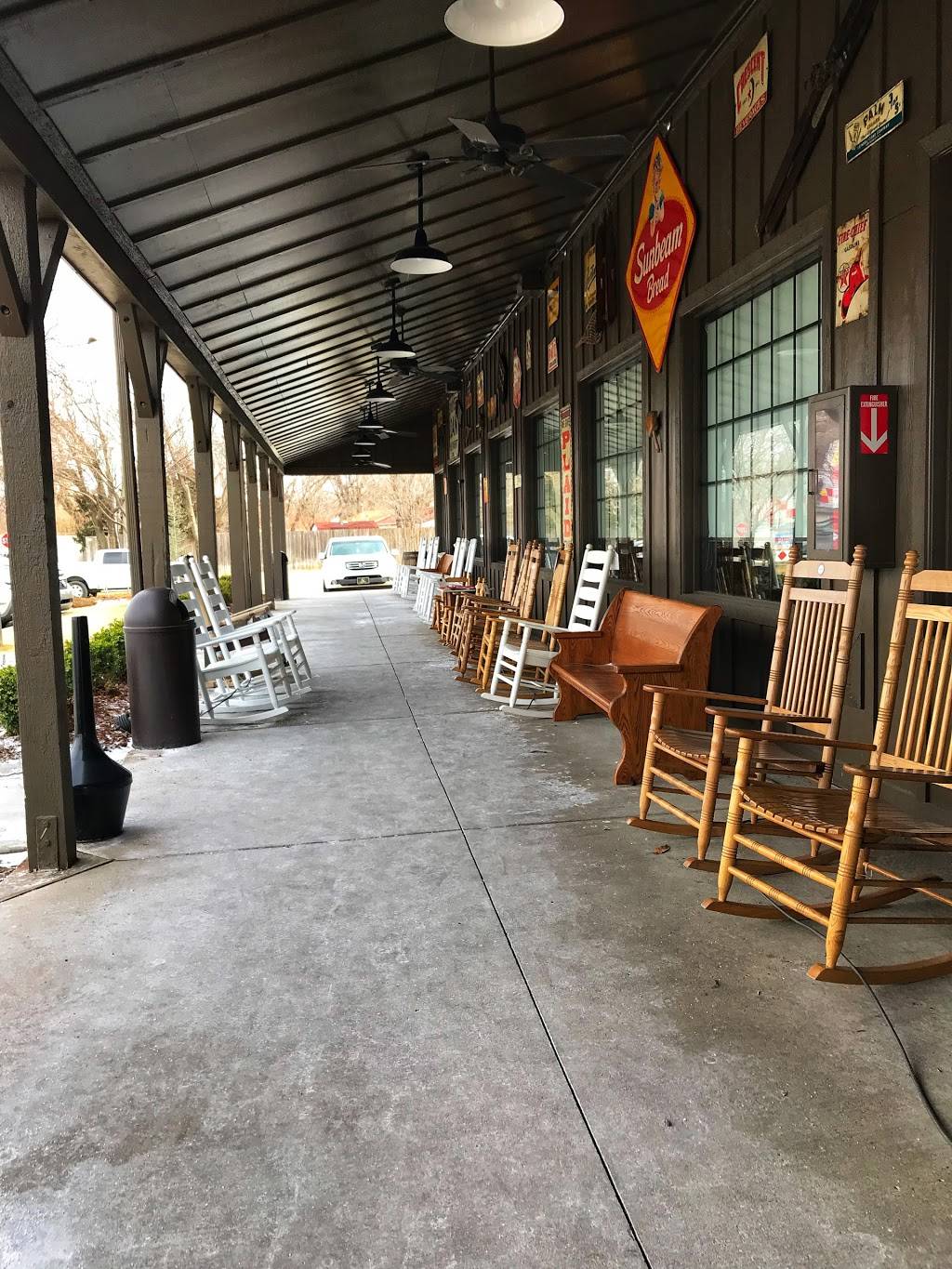 Cracker Barrel Old Country Store | restaurant | 995 East 61st St N, Wichita, KS 67219, USA | 3167448080 OR +1 316-744-8080