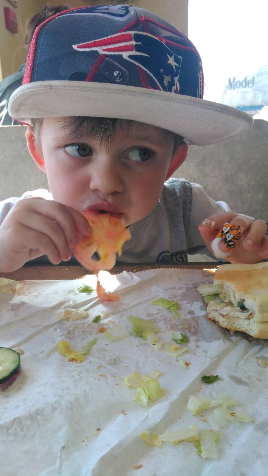 Subway | meal takeaway | 1635 Pace St E-4, Longmont, CO 80501, USA | 3037769995 OR +1 303-776-9995