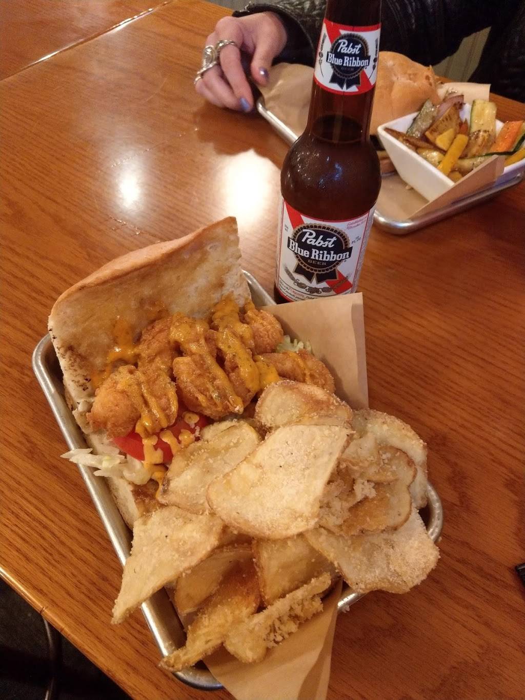 Joeys Yardarm | restaurant | 920 Erie St, Racine, WI 53403, USA | 2626338270 OR +1 262-633-8270