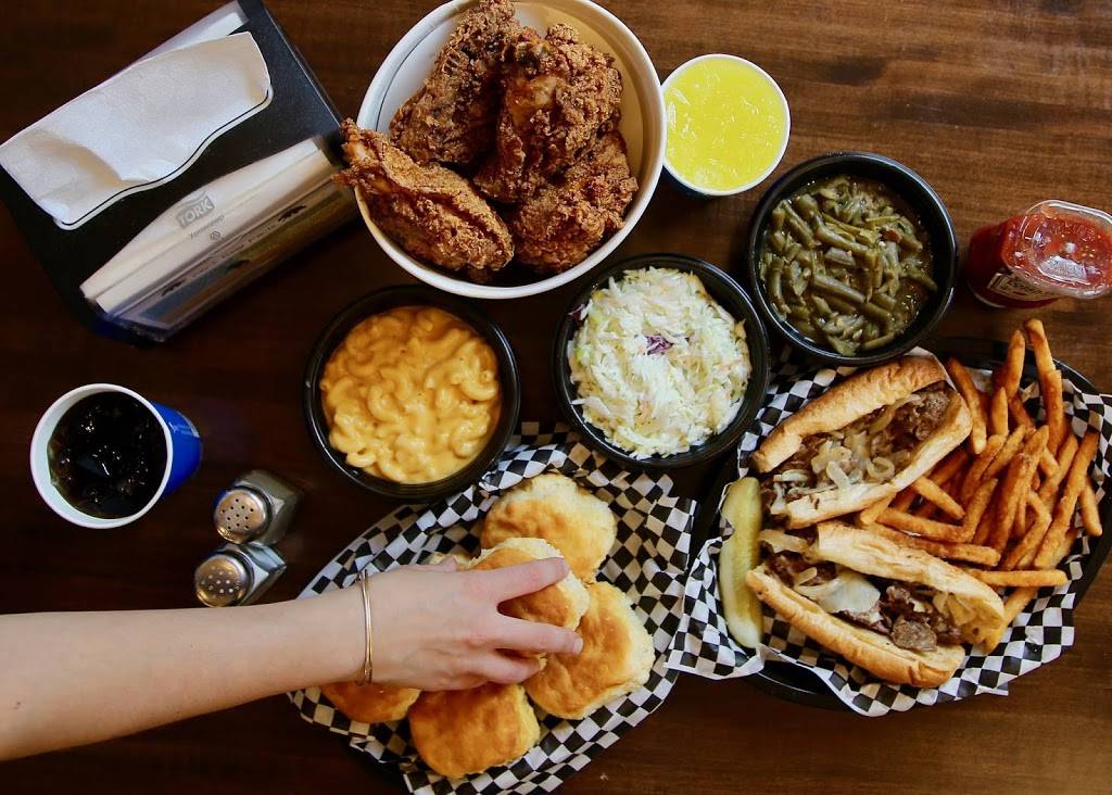 Mamas Chicken Kitchen | restaurant | 1244 East Pkwy, Gatlinburg, TN 37738, USA | 8654121333 OR +1 865-412-1333