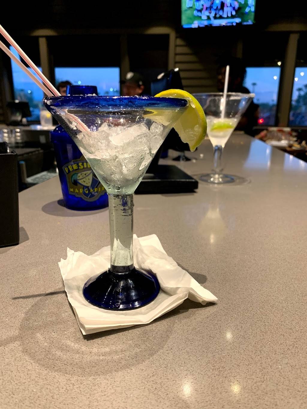 Chilis Grill & Bar | restaurant | 1637 S Stapley Dr, Mesa, AZ 85204, USA | 4806332900 OR +1 480-633-2900