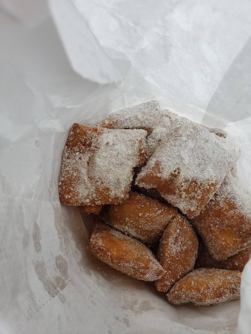 11:11 Burgers & Beignets | restaurant | 718 W Johnson St, Fond du Lac, WI 54935, USA | 9202668005 OR +1 920-266-8005