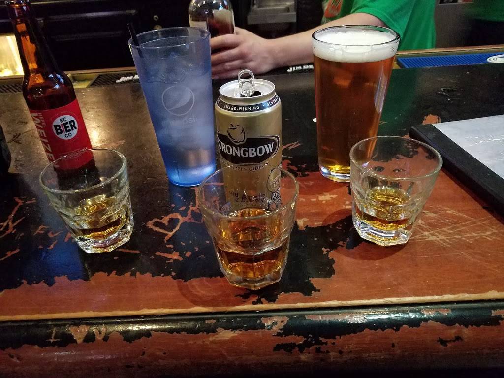 Talk of the Town Grill & Bar | restaurant | 5201 W 135th St, Leawood, KS 66224, USA | 9138517444 OR +1 913-851-7444