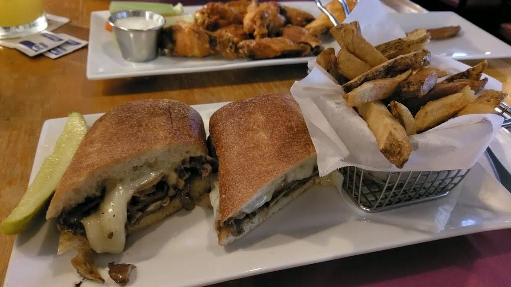 Dinos Bar and Grill | restaurant | 1466 River Rd, Edgewater, NJ 07020, USA | 2012246992 OR +1 201-224-6992