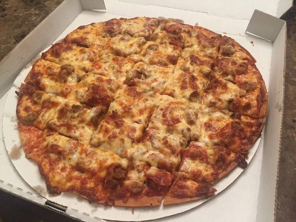 TOP HAT PIZZA | restaurant | 1509 15th St, Moline, IL 61265, USA | 3097979177 OR +1 309-797-9177