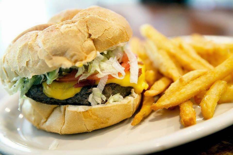 Brickhouse Tavern | restaurant | 141 Herman Melville Ave, Newport News, VA 23602, USA | 7572239531 OR +1 757-223-9531