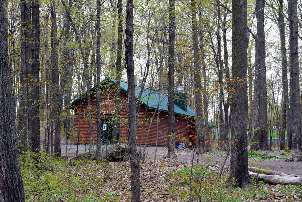 Sugar Shack | restaurant | 320 Pères-Blancs Ave, Vanier, ON K1L 7L5, Canada | 6138429871 OR +1 613-842-9871