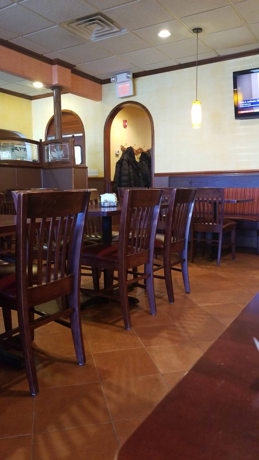 Palumbos Pizza & Restaurant | restaurant | 24 Ayres Ln, Little Silver, NJ 07739, USA | 7328425505 OR +1 732-842-5505