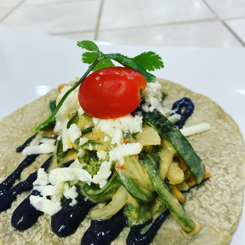 El Berrinches Restaurant | restaurant | 1807 S Ashland Ave, Chicago, IL 60608, USA | 3124928295 OR +1 312-492-8295