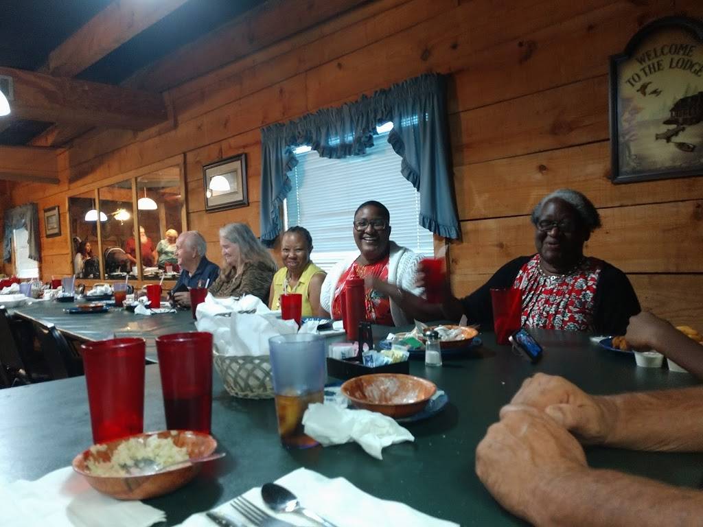 Lakeview Catfish Restaurant | restaurant | 9701 US-90, Moss Point, MS 39562, USA | 2284753552 OR +1 228-475-3552