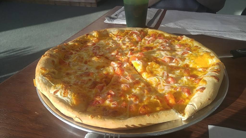 Pike Pizza | restaurant | 10827 US-322, Shippenville, PA 16254, USA | 8142272066 OR +1 814-227-2066