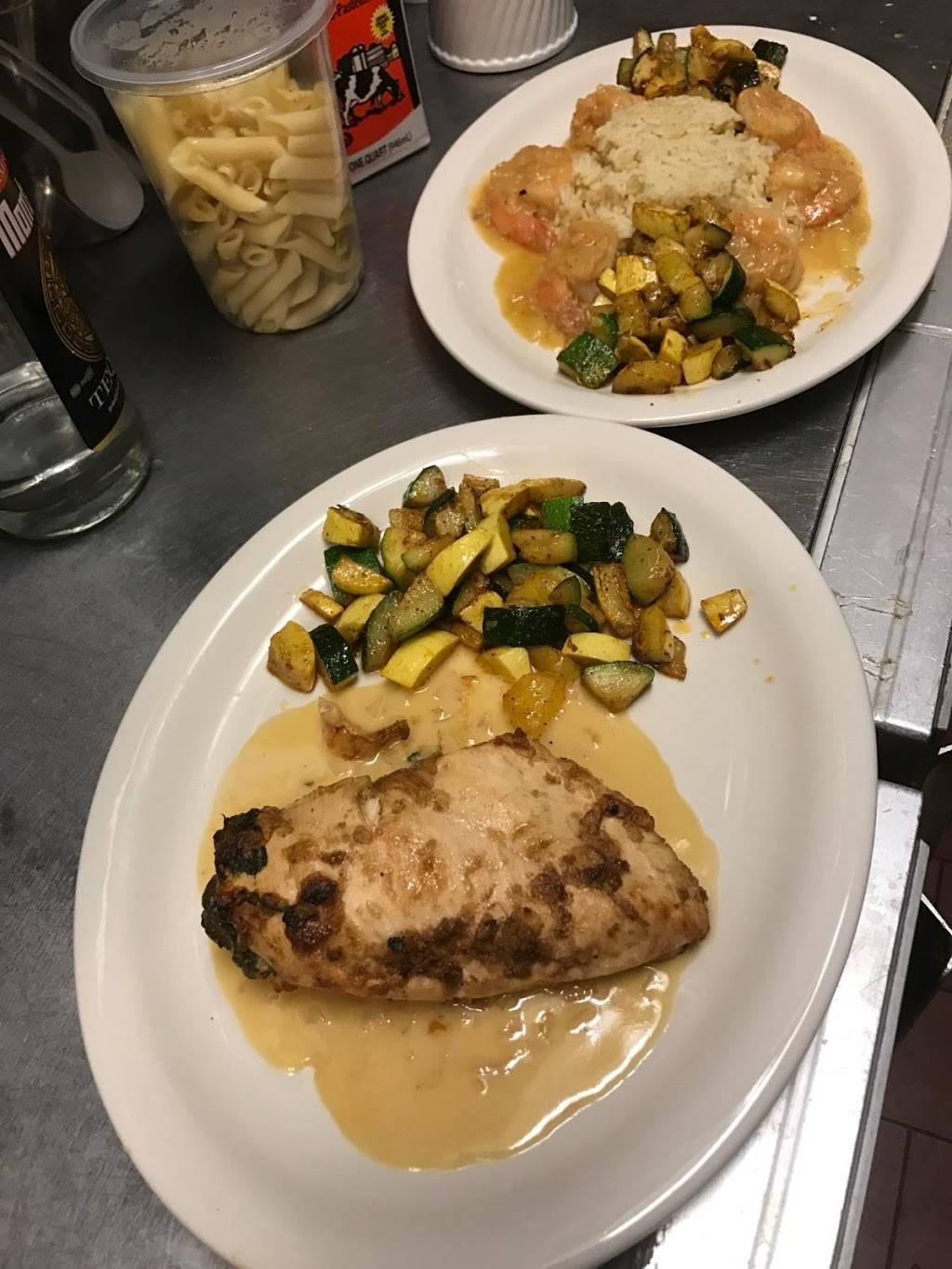 Recovery Room Bar and Grill | restaurant | 214 Station Plaza N, Mineola, NY 11501, USA | 5162802407 OR +1 516-280-2407