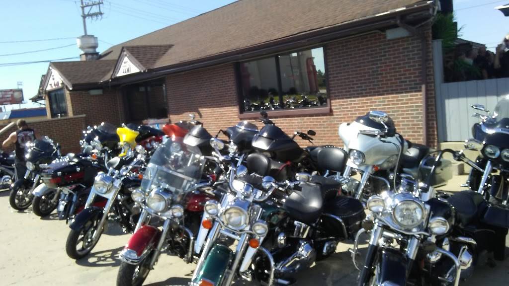 Korner House | restaurant | 2736 E Old Higgins Rd, Des Plaines, IL 60018, USA | 8472964165 OR +1 847-296-4165