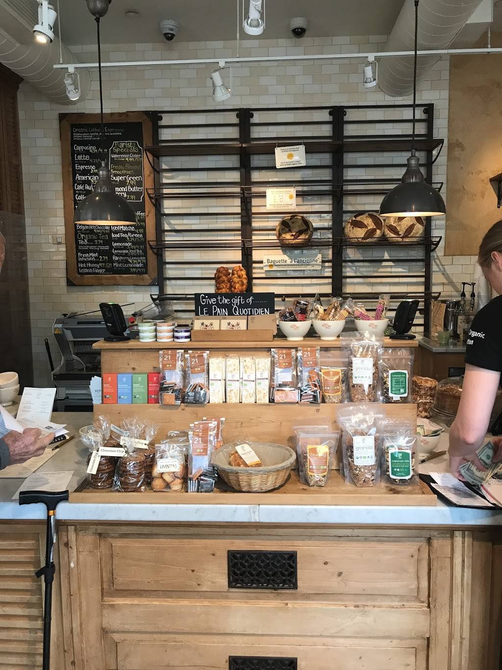 Le Pain Quotidien | restaurant | 15503 Ventura Blvd Ste 100, Encino, CA 91436, USA | 8186462234 OR +1 818-646-2234