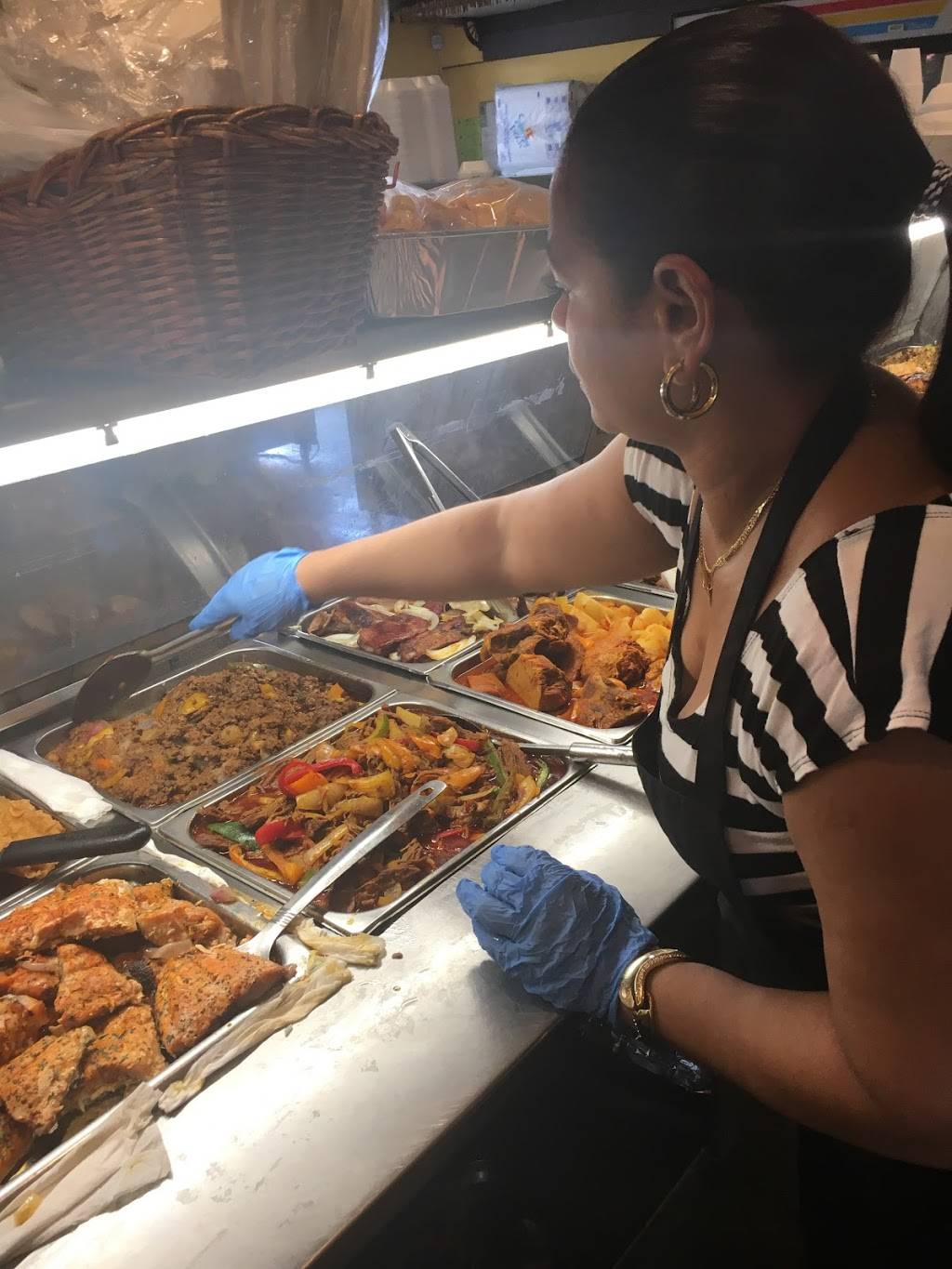 Palacio de los Jugos | restaurant | 4215 NW 167th St, Miami Gardens, FL 33055, USA | 3056201819 OR +1 305-620-1819