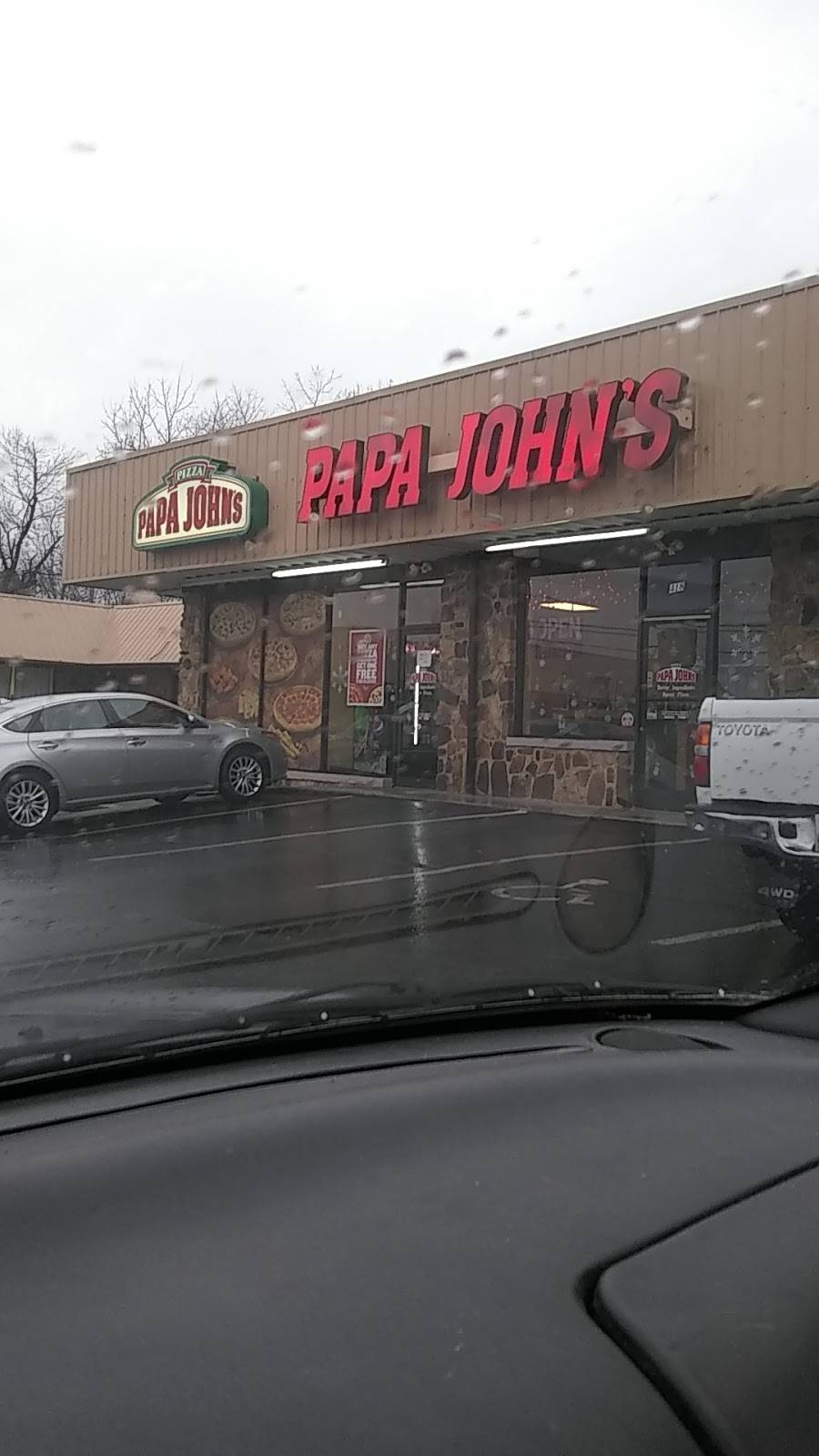 Papa Johns Pizza | restaurant | 418 N S Broad St, New Tazewell, TN 37825, USA | 4238517272 OR +1 423-851-7272