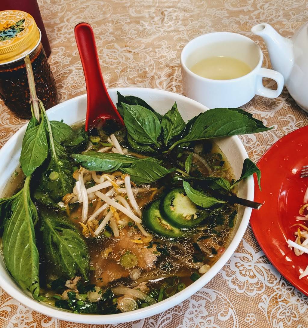 TNT Vietnamese Restaurant | restaurant | 3452 Martin Luther King Jr Pkwy, Des Moines, IA 50310, USA | 5152777790 OR +1 515-277-7790