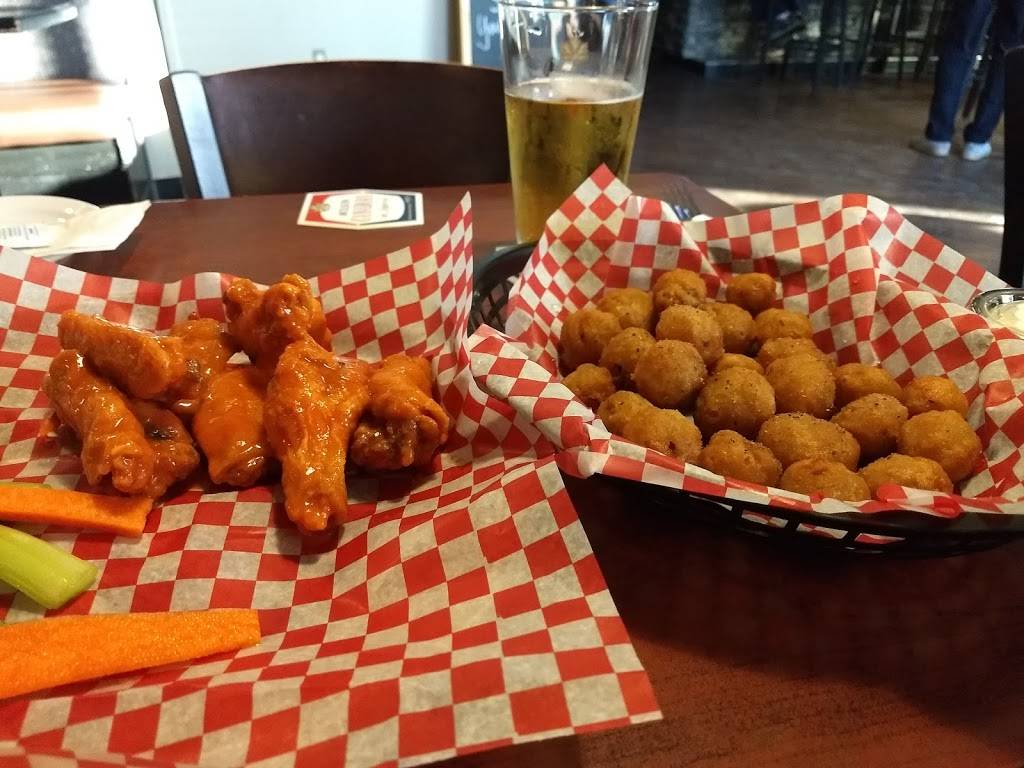 M & M Restaurant | restaurant | 475 Main St, Cambridge, ON N1R 8N9, Canada | 5196217161 OR +1 519-621-7161