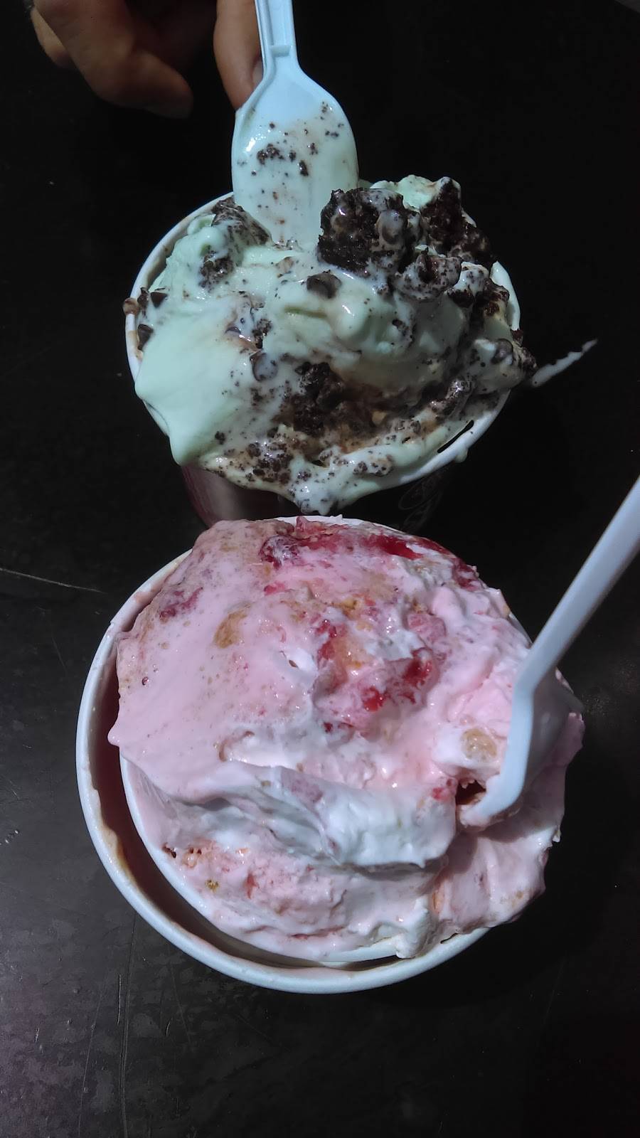 Cold Stone Creamery | bakery | 23 W Jefferson Ave, Naperville, IL 60540, USA | 6303695646 OR +1 630-369-5646