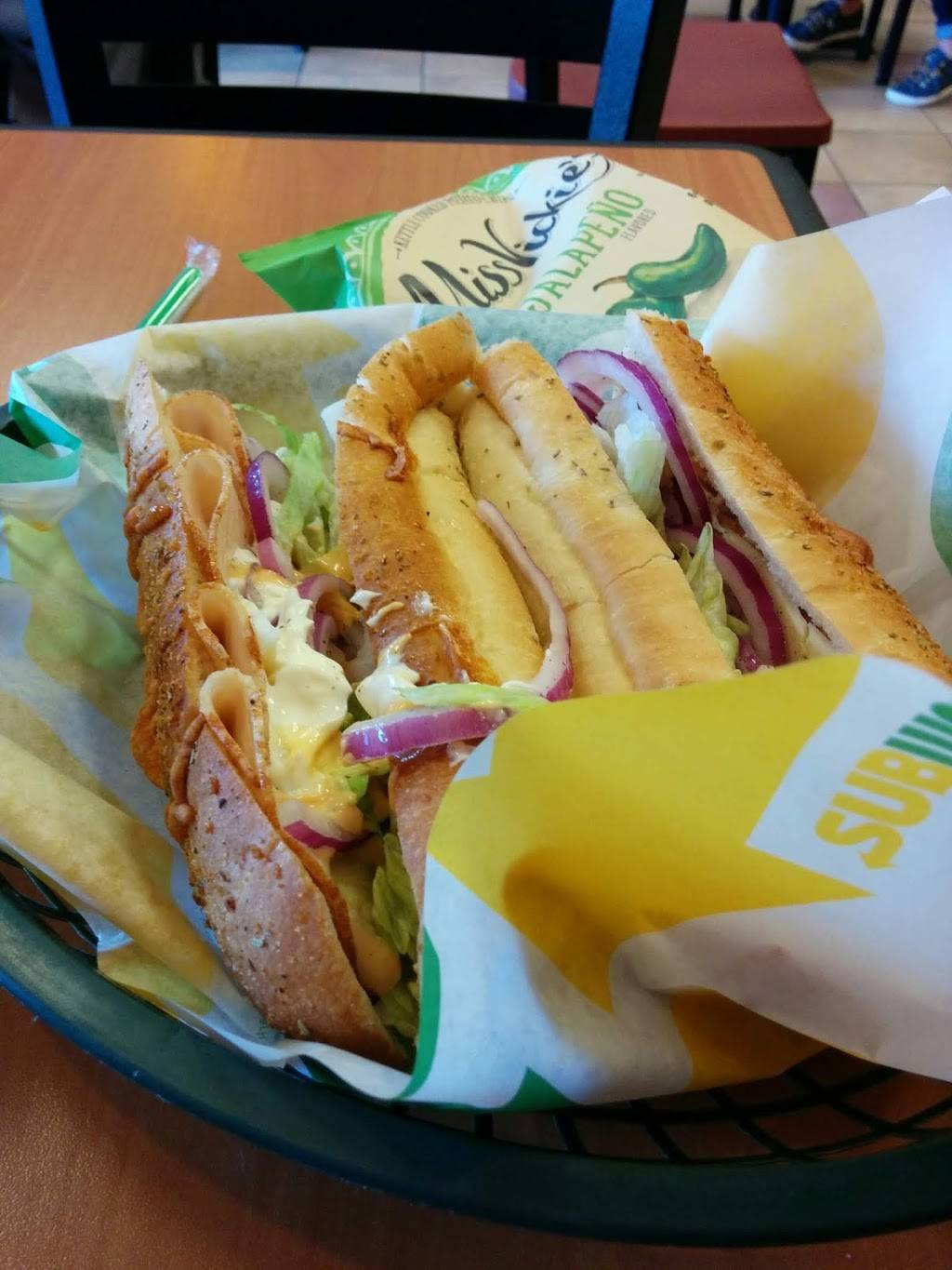 Subway | restaurant | Weston Shoppes, 4000 W 106th St Suite 130, Carmel, IN 46032, USA | 3177337827 OR +1 317-733-7827