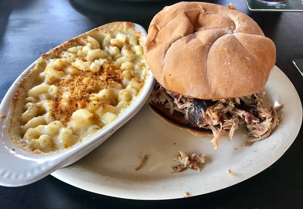 Luckie Bs | restaurant | 4351 4th St N, St. Petersburg, FL 33703, USA | 7278235825 OR +1 727-823-5825