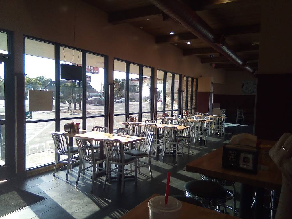 Wayback Burgers | restaurant | 505 E Tulare Ave, Tulare, CA 93274, USA | 5594675070 OR +1 559-467-5070