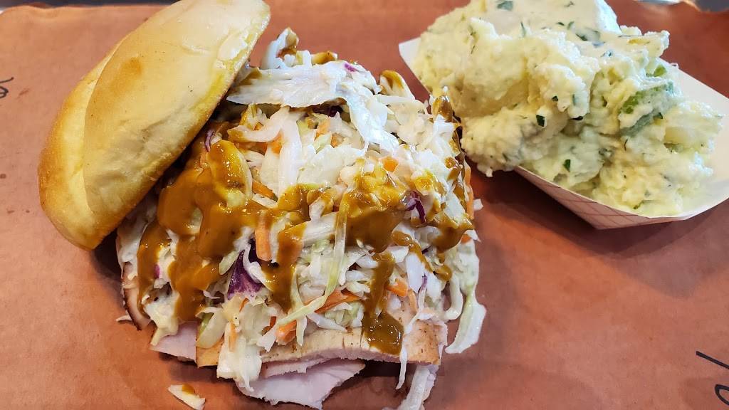 Sugarfire Smoke House | restaurant | 2323 Plum St, Edwardsville, IL 62025, USA | 6186509150 OR +1 618-650-9150