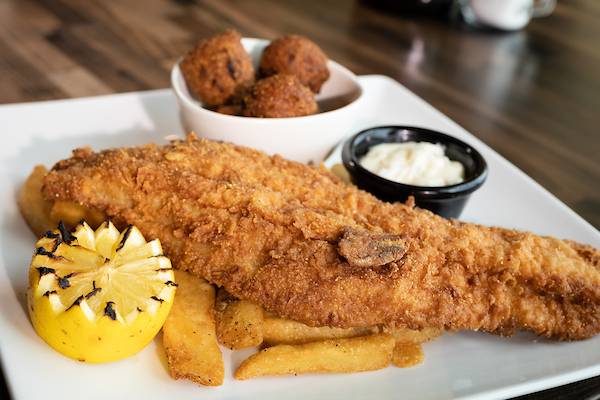 Bridge & Barrel | restaurant | 700 W Riverside Dr #300, Jeffersonville, IN 47130, USA | 8122067170 OR +1 812-206-7170