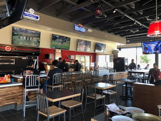 Pizza Hut | restaurant | 301 S Magnolia Ave, Anaheim, CA 92804, USA | 7147613613 OR +1 714-761-3613