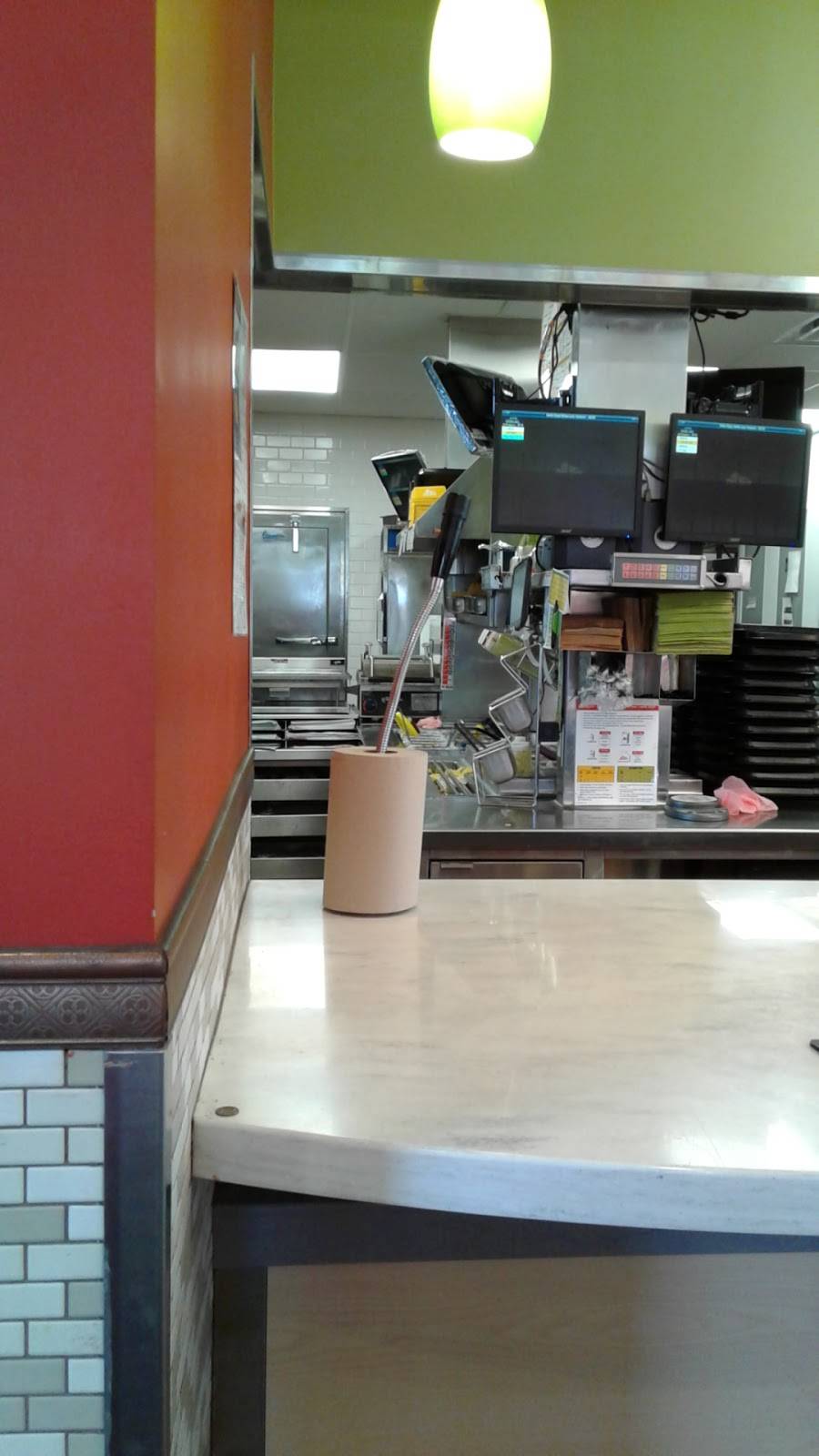 Del Taco | meal takeaway | 1368 E Main St, Woodland, CA 95776, USA | 5306681633 OR +1 530-668-1633