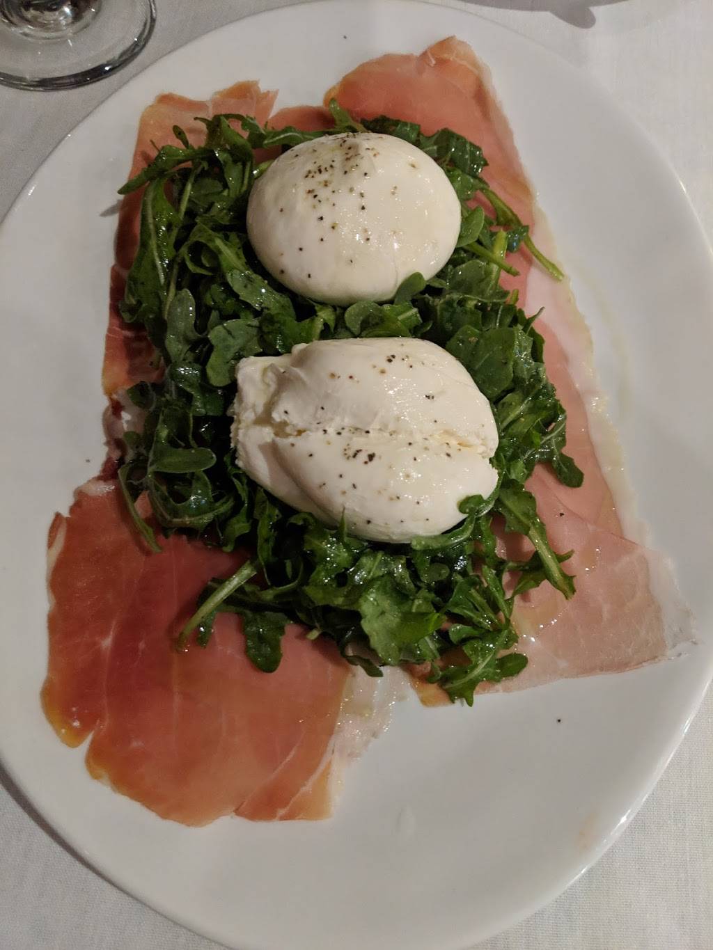 Fortunatos Restaurant | restaurant | 428 Main St, Woburn, MA 01801, USA | 7819330408 OR +1 781-933-0408