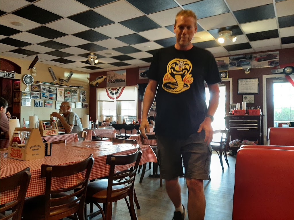 Hot Rod Cafe | cafe | 2215 Hualapai Mountain Rd, Kingman, AZ 86401, USA | 9287181500 OR +1 928-718-1500